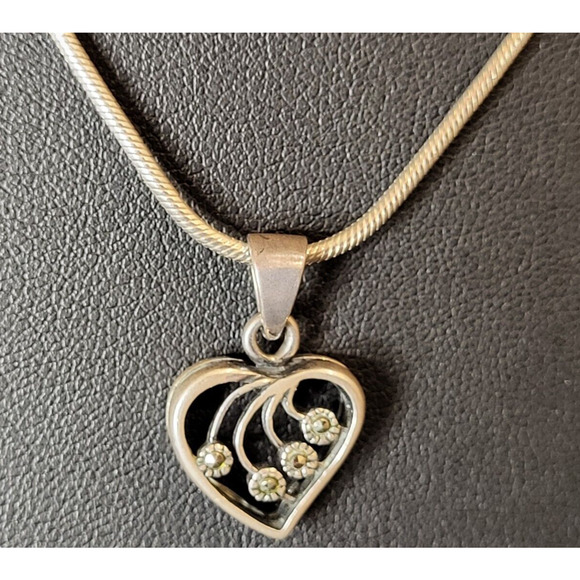 VTG GORGEOUS CW 925 STERLING SILVER NECKLACE WITH HEART PENDANT ITALY 18 IN - Picture 1 of 5